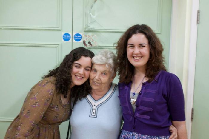 407606_422767697787138_781258009_n